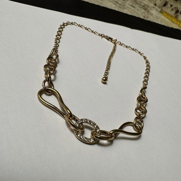 Signed Avon Gold Tone Necklace With Rhinestone Loop - Picture 5 of 10